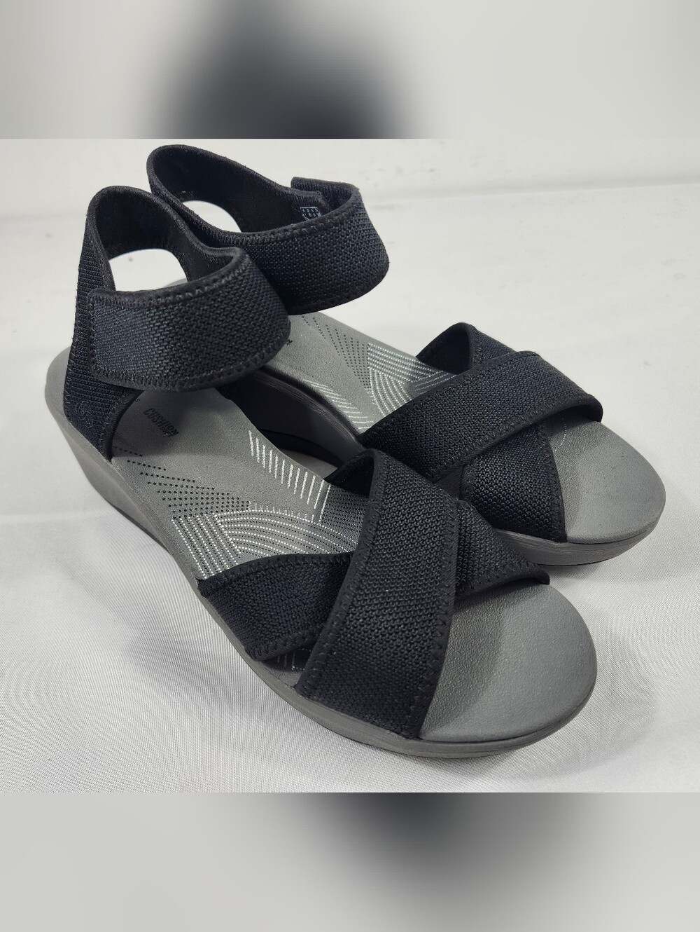 Clarks Cloudsteppers Womens 9.5 M Black Cross-Strap Comfort Sandals Shoes